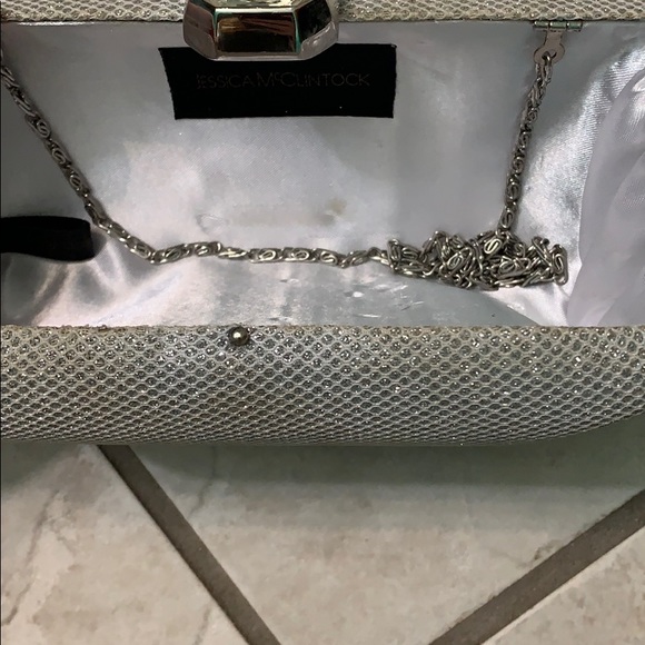 Silver clutch with shoulder chain. Lightly used - Picture 4 of 5